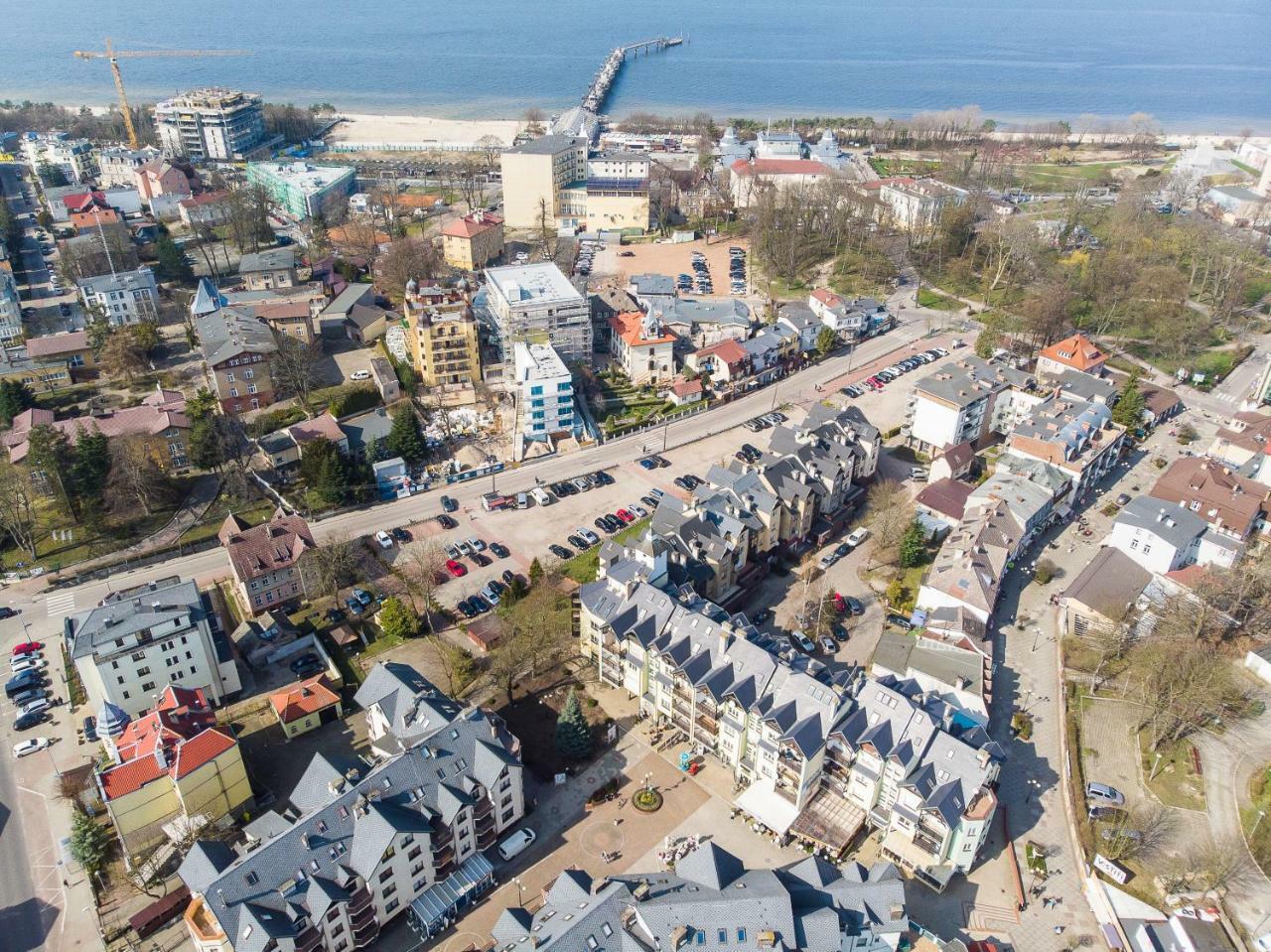 3-Bedroom Apartment Plac Neptuna By Noclegi Renters Miedzyzdroje Exterior photo